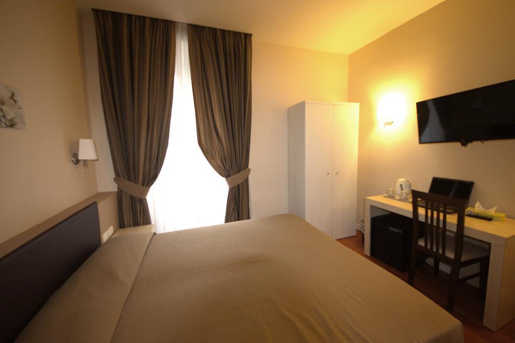 Roma Rooms Colosseum Exteriér fotografie